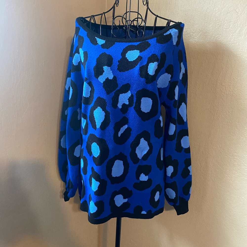 Women’s Blue Leopard Print Sweater